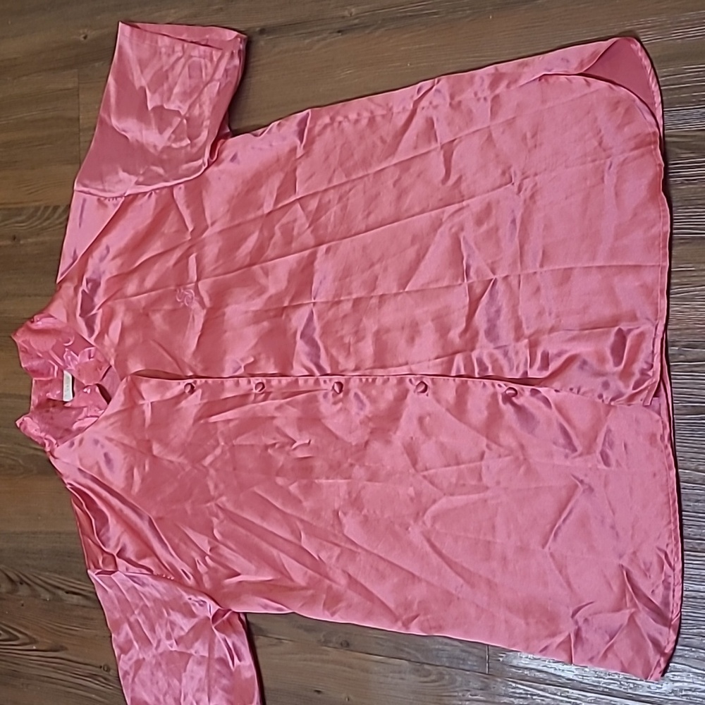 Victoria's Secret Pink Satin Blouse used good condition. vintage zise L for wome